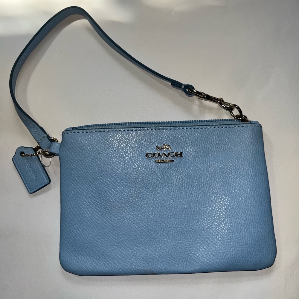 Super cute coach wallet! - Picture 4 of 4